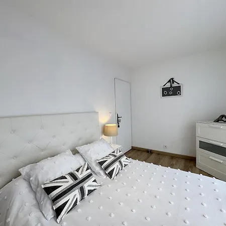 Dependance De Charme - - 5 Pers Holiday home Ruaudin