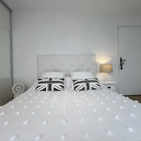 Holiday home Dependance De Charme - - 5 Pers Ruaudin